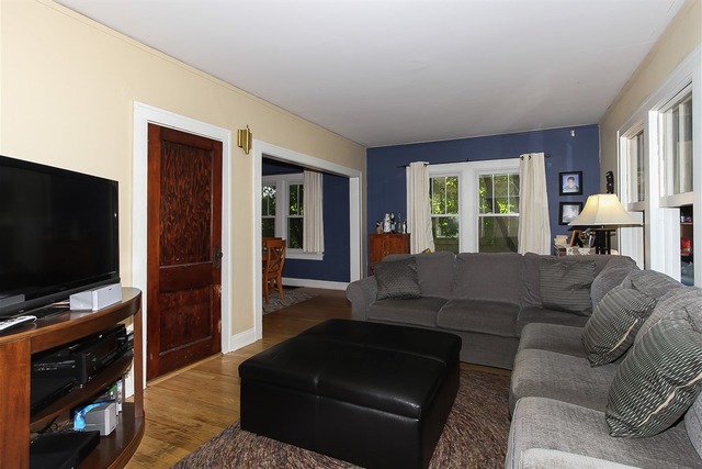 1305 E Walnut Ave, Des Plaines, IL 60016 photo 6