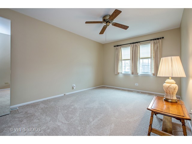 60 Willow Cir, Cary, IL 60013 photo 5