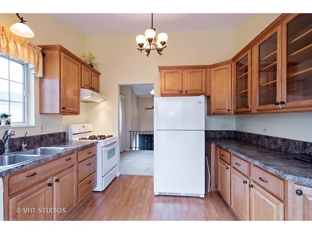60 Willow Cir, Cary, IL 60013 photo 3