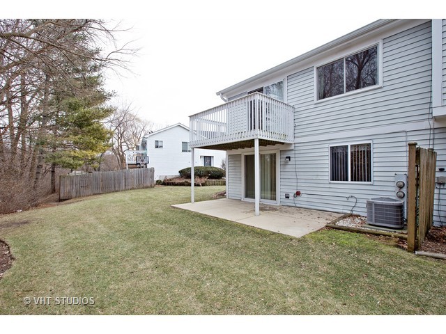 60 Willow Cir, Cary, IL 60013 photo 8