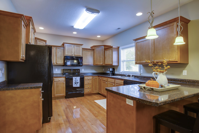 910 E Newkirk St, Tuscola, IL 61953 photo 10