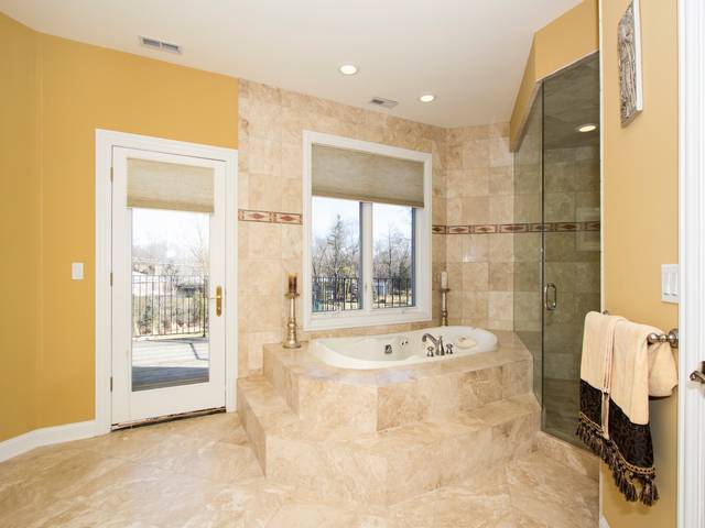 3904 Maple Ave, Northbrook, IL 60062 photo 12