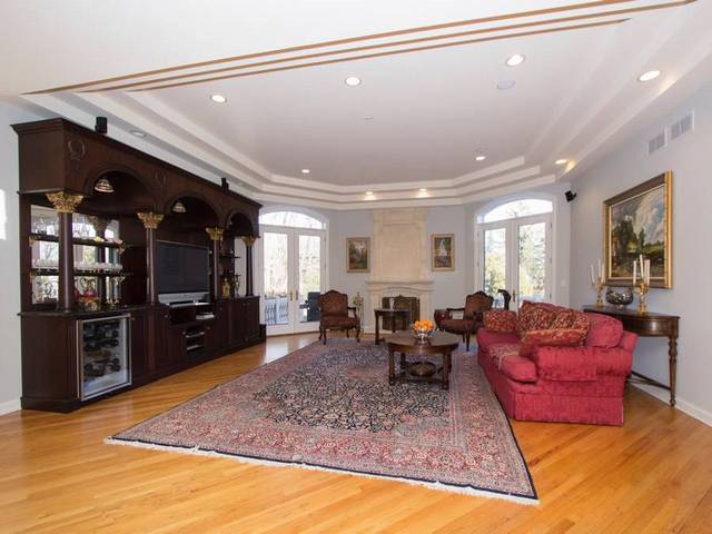 3904 Maple Ave, Northbrook, IL 60062 photo 3