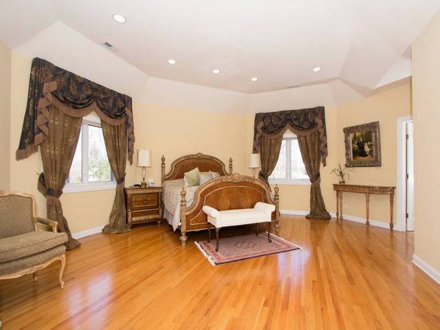 3904 Maple Ave, Northbrook, IL 60062 photo 9