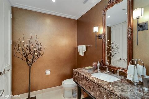 159 E Walton Pl #30A, Chicago, IL 60611 photo 25