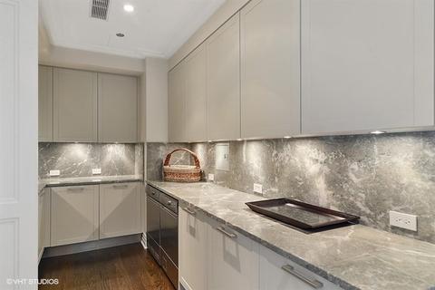 159 E Walton Pl #30A, Chicago, IL 60611 photo 8