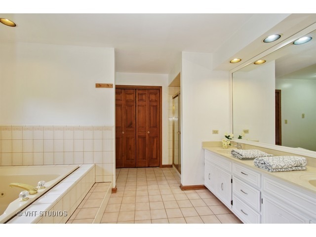 4 N375 Central Ave, Addison, IL 60101 photo 9