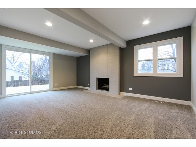 1100 Freeman Rd, Hoffman Estates, IL 60192 photo 12