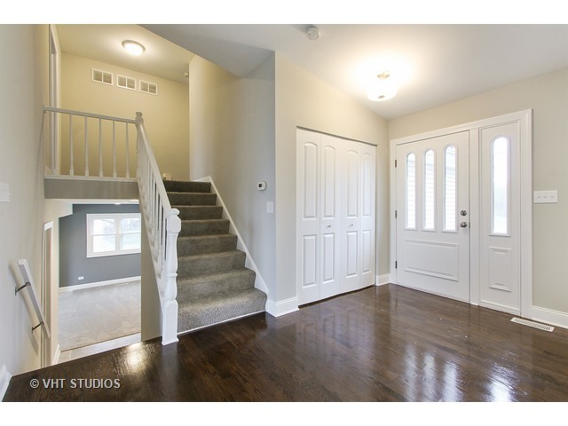1100 Freeman Rd, Hoffman Estates, IL 60192 photo 2