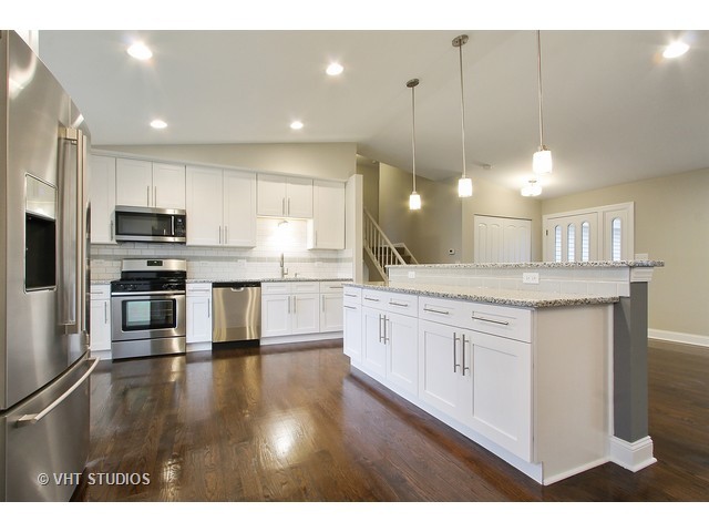 1100 Freeman Rd, Hoffman Estates, IL 60192 photo 4