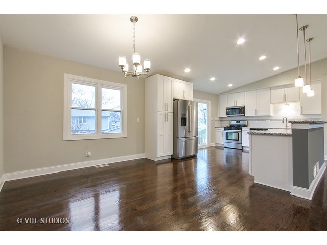 1100 Freeman Rd, Hoffman Estates, IL 60192 photo 8