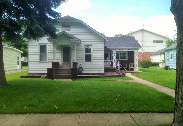 306 W Devlin St, Spring Valley, IL 61362 photo 1