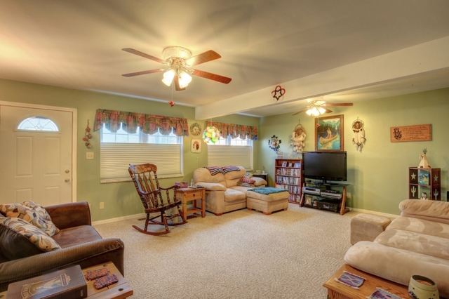 306 E North St, Mansfield, IL 61854 photo 3