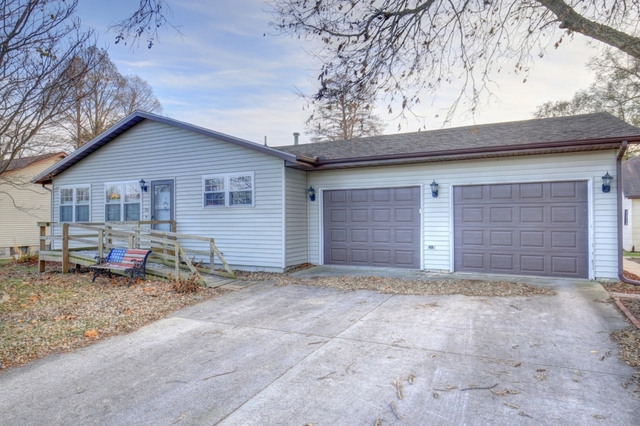 306 E North St, Mansfield, IL 61854 photo 2