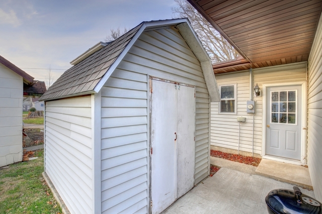 306 E North St, Mansfield, IL 61854 photo 12