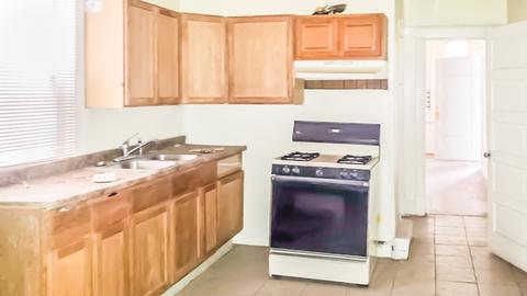 2854 E 87th St, Chicago, IL 60617 photo 4