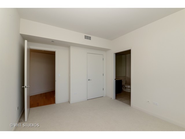60 E Monroe St #1802, Chicago, IL 60603 photo 11