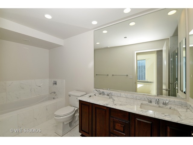 60 E Monroe St #1802, Chicago, IL 60603 photo 9