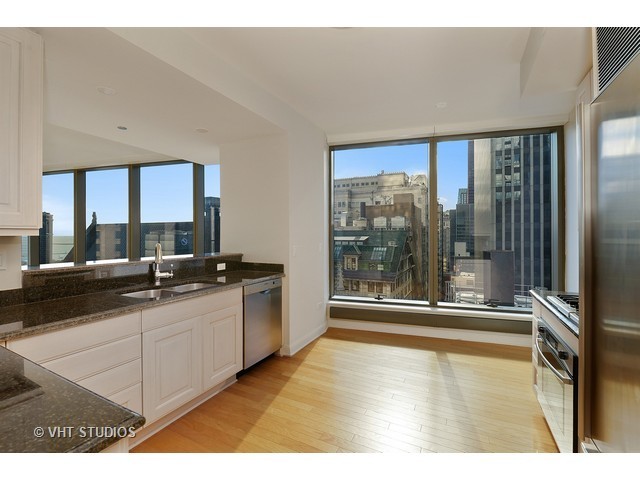60 E Monroe St #1802, Chicago, IL 60603 photo 4