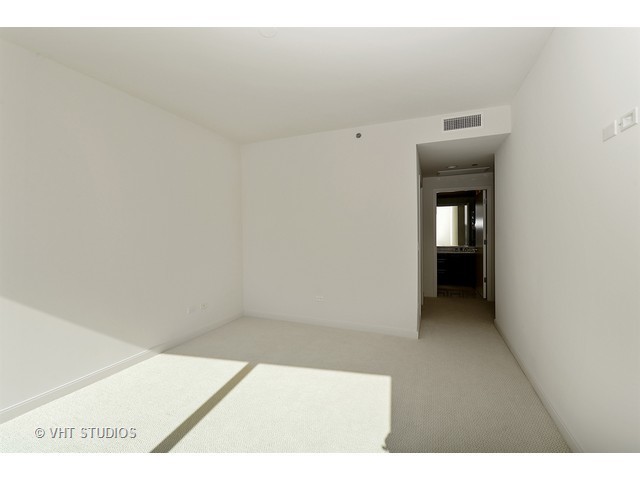 60 E Monroe St #1802, Chicago, IL 60603 photo 8