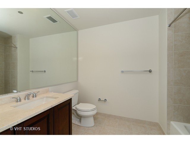 60 E Monroe St #1802, Chicago, IL 60603 photo 13