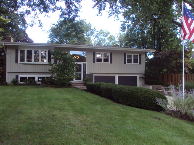 1403 Glencoe St, Wheaton, IL 60187 photo 1