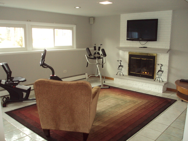1403 Glencoe St, Wheaton, IL 60187 photo 18