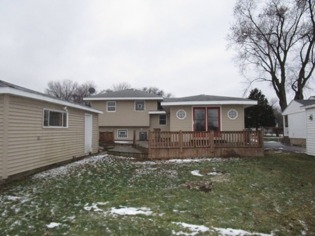 1908 Oak Dr, Mchenry, IL 60050 photo 7