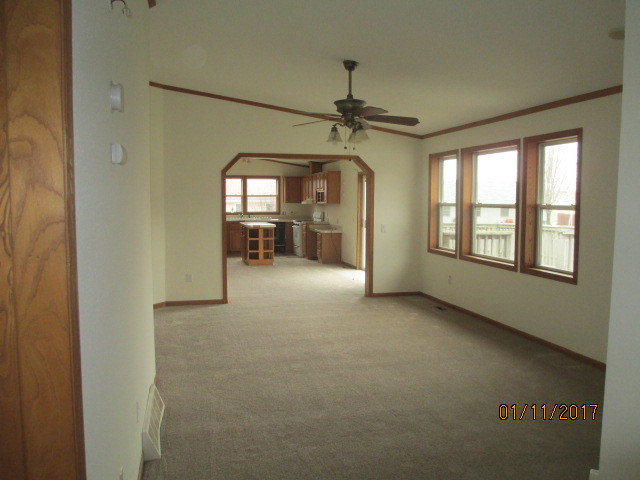 1308 9th St, Harvard, IL 60033 photo 2