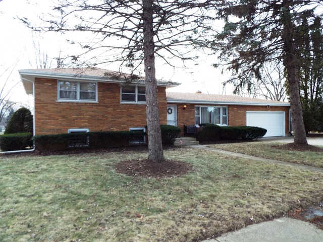 624 Elden Dr, Cary, IL 60013 photo 1