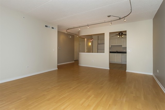 1349 E Washington St #409A, Des Plaines, IL 60016 photo 9