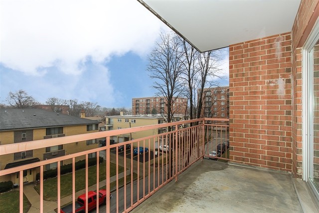 1349 E Washington St #409A, Des Plaines, IL 60016 photo 21