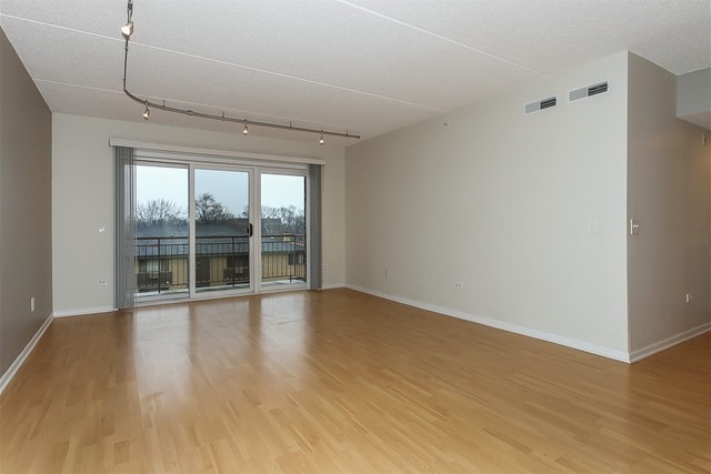 1349 E Washington St #409A, Des Plaines, IL 60016 photo 6
