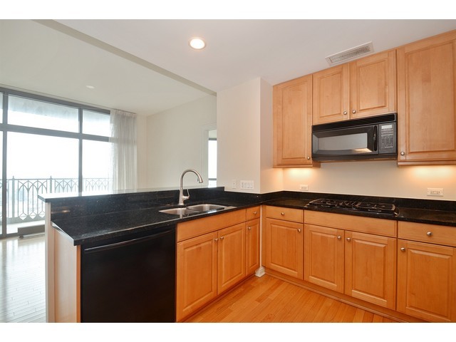 21 E Huron St #3701, Chicago, IL 60611 photo 6