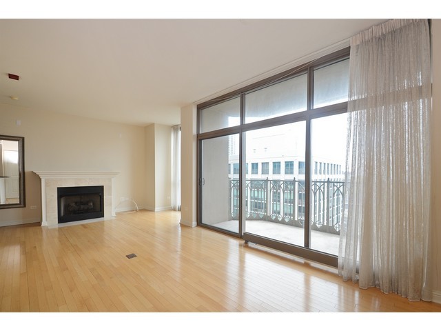 21 E Huron St #3701, Chicago, IL 60611 photo 3