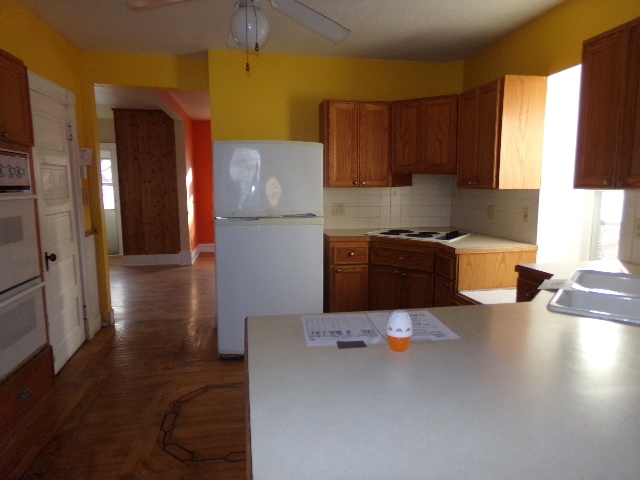 403 W Water St, Kankakee, IL 60901 photo 8