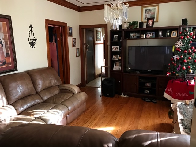 5759 S Artesian Ave, Chicago, IL 60629 photo 5