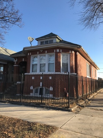 5759 S Artesian Ave, Chicago, IL 60629 photo 2