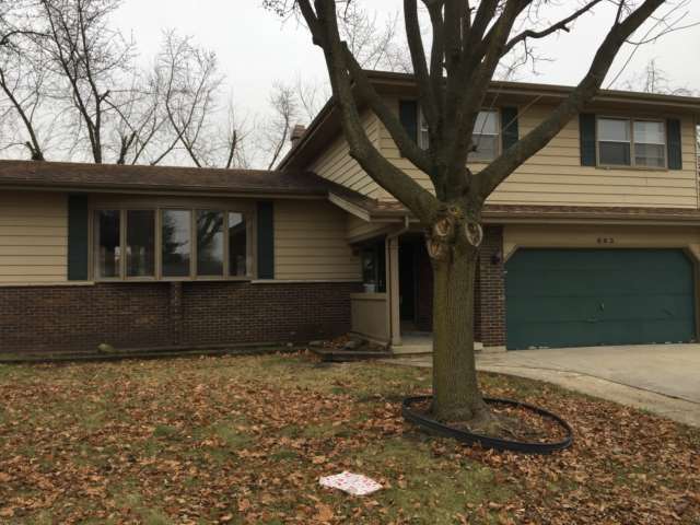 863 Chippewa Dr, Elgin, IL 60120 photo 1