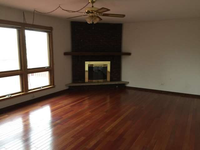 863 Chippewa Dr, Elgin, IL 60120 photo 3