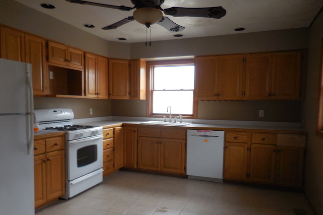 56 E Normandy Dr, Chicago Heights, IL 60411 photo 3