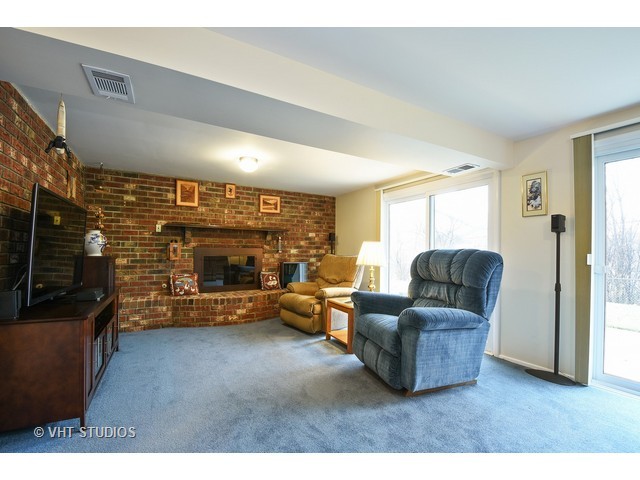 1625 Pierce Rd, Hoffman Estates, IL 60169 photo 9