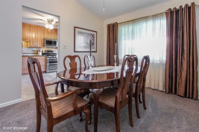 1680 Castaway Ln, Hoffman Estates, IL 60192 photo 5