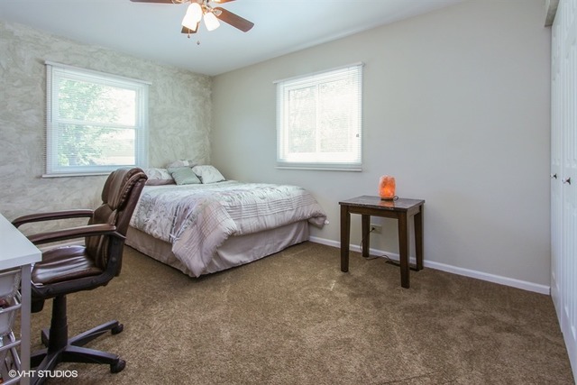 1680 Castaway Ln, Hoffman Estates, IL 60192 photo 9