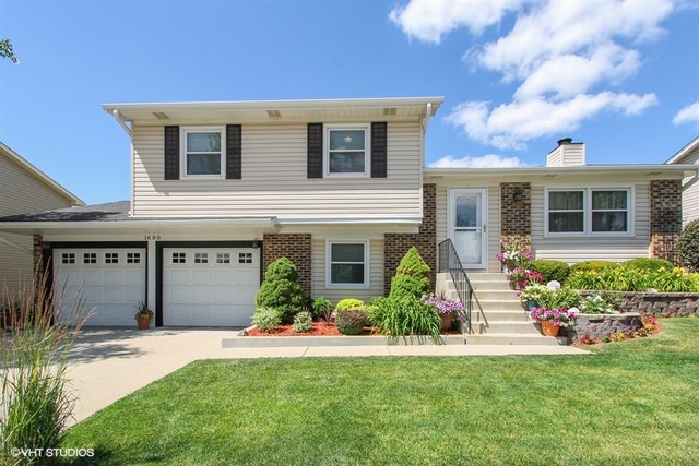 1680 Castaway Ln, Hoffman Estates, IL 60192 photo 1