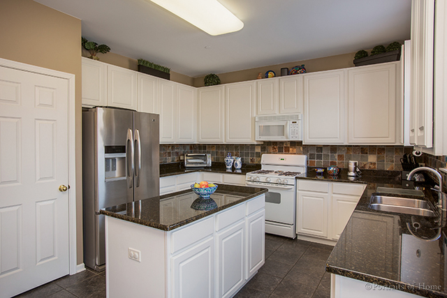6000 Irene Dr, Hoffman Estates, IL 60192 photo 9