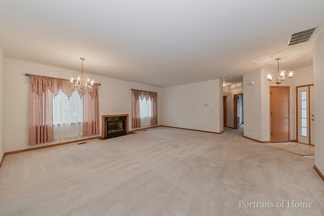 13721 S Redbud Dr, Plainfield, IL 60544 photo 2
