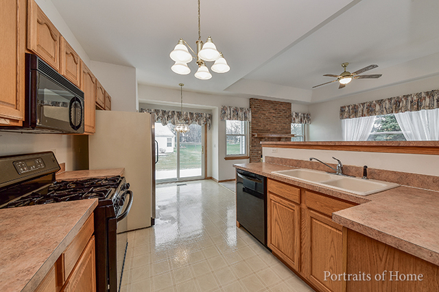 13721 S Redbud Dr, Plainfield, IL 60544 photo 3