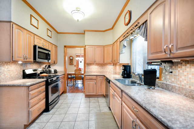 669 Golfers Ln, Bartlett, IL 60103 photo 5