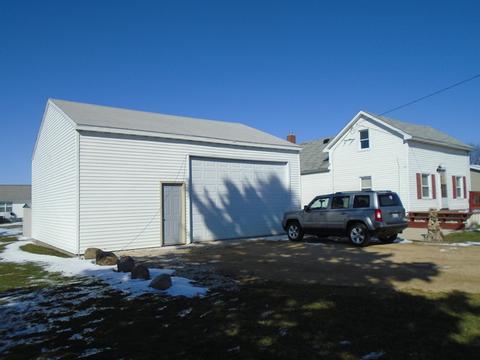 506 W Santee St, Sublette, IL 61367 photo 4